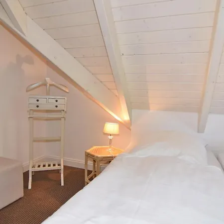 Alma &amp Eva, Whg 11 *