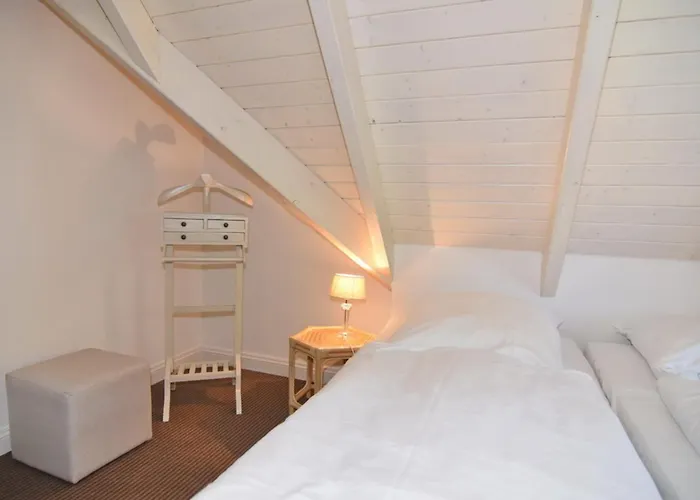 Alma &amp Eva, Whg 11 *